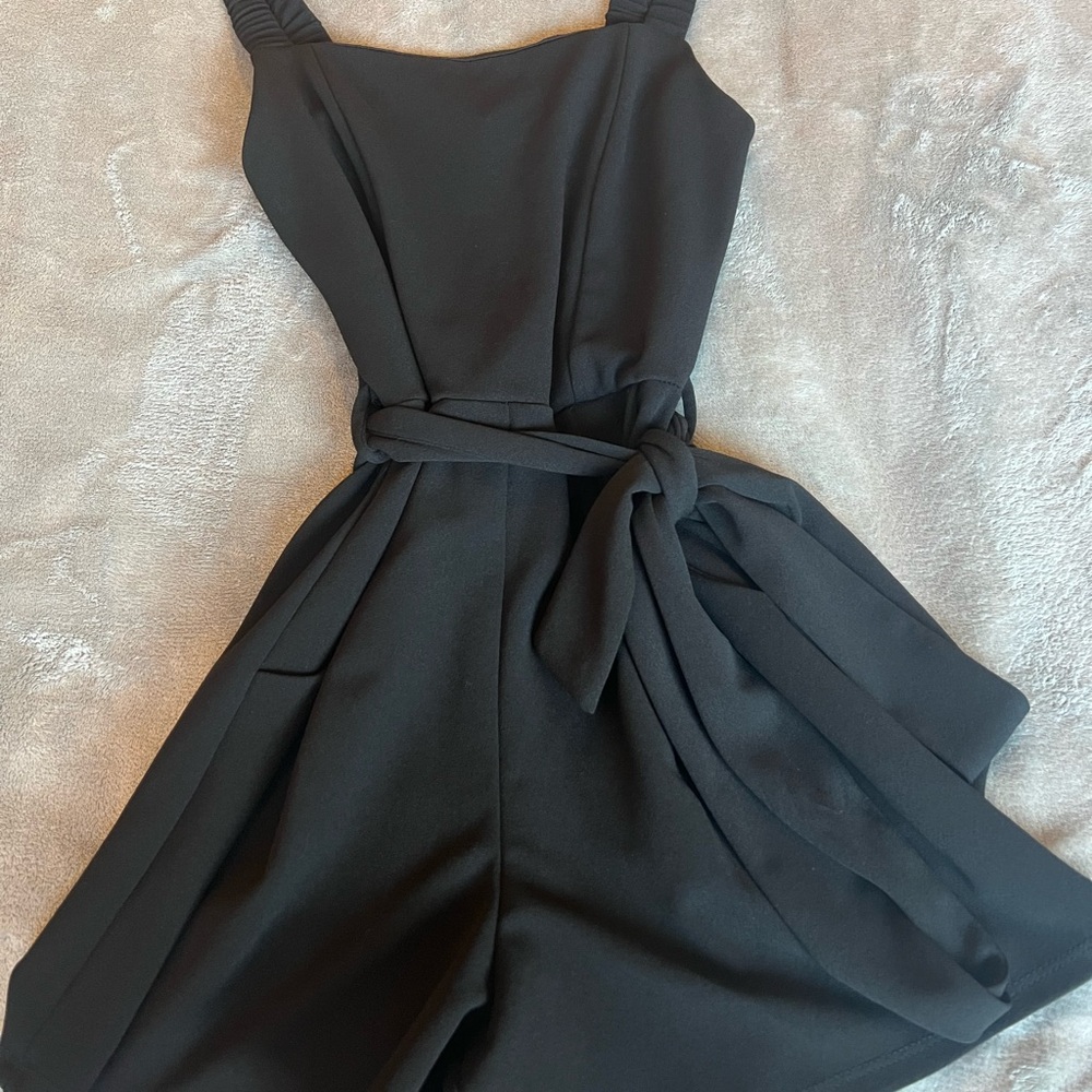 Elegant Black Sleeveless Dress